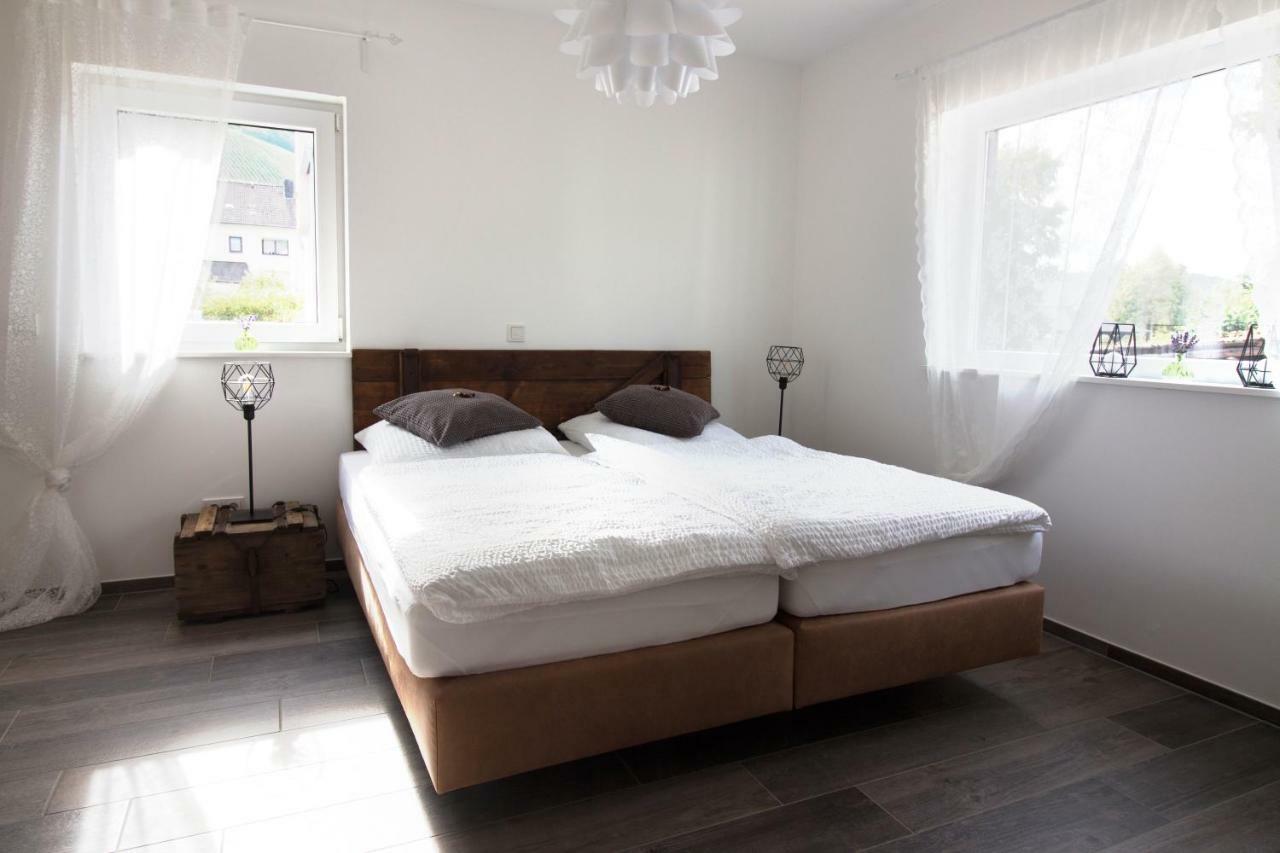 Zur Alten Rebe Ferienhaus Und Weingut Konz Exterior foto
